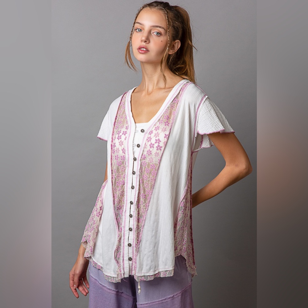 POL Ivory Lavender Top | Short Sleeve | Purple Lace | Raw Hem - Picture 4 of 6